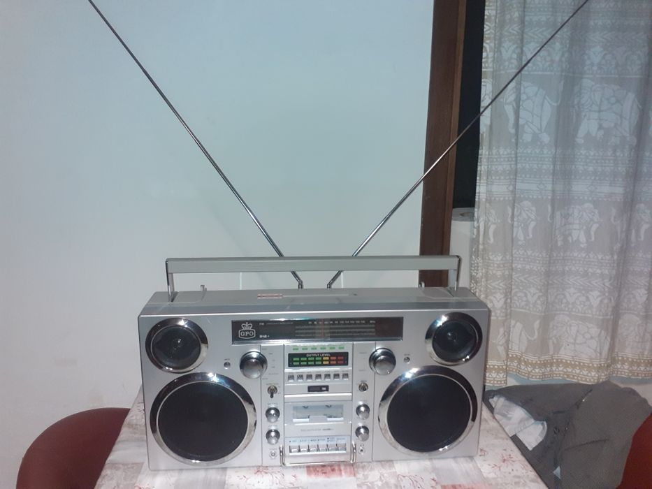 Boombox  GPO como novo