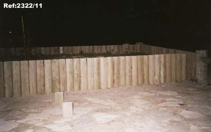 Bordadura em madeira para jardim