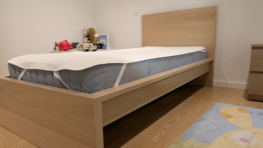Cama com colchão 90x200