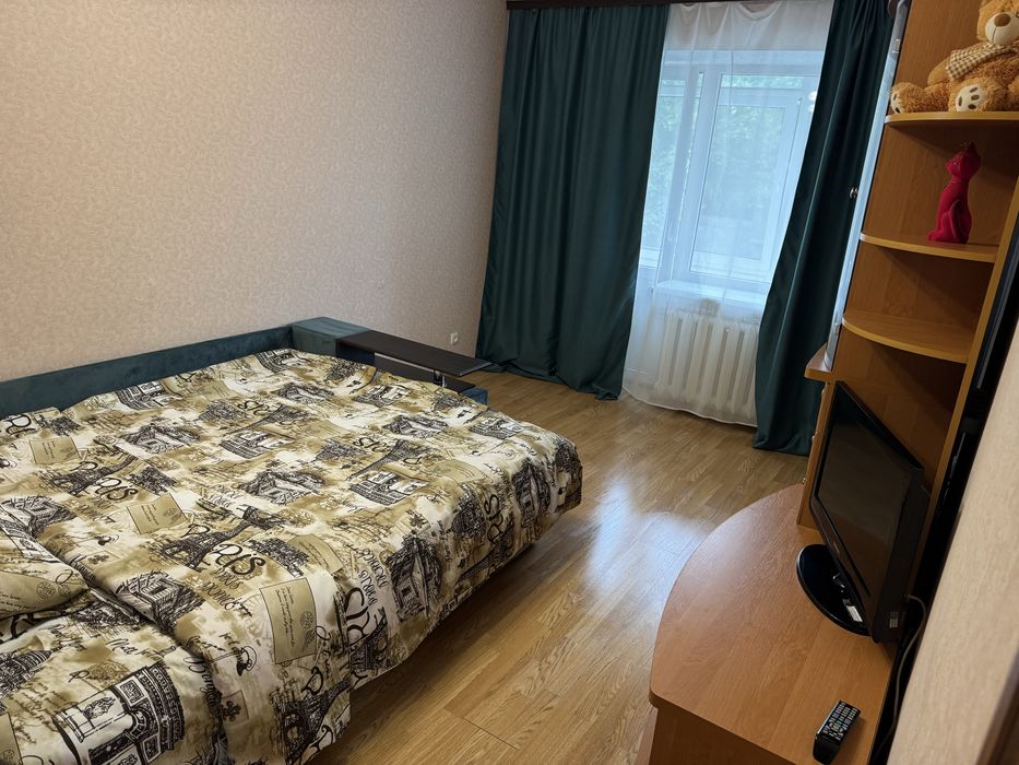 Здається подобово квартира.(помісячно)