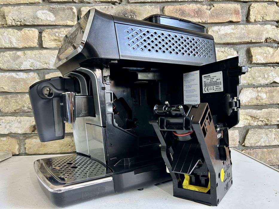 Кофемашина Philips LatteGo EP3246