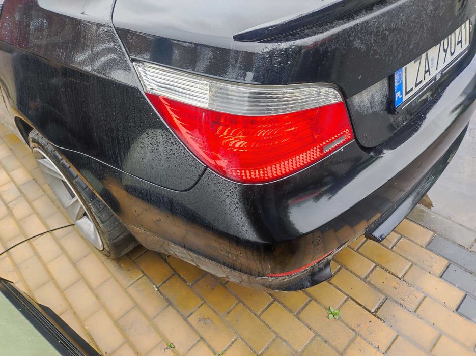 Zderzak tylny BMW E60 Sedan Czarny kolor do założenia