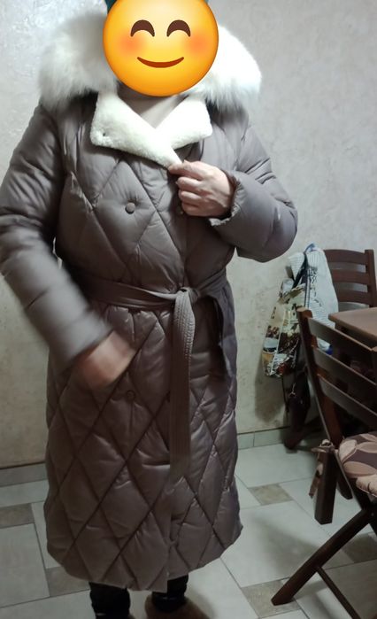 Продається зимове пальто .