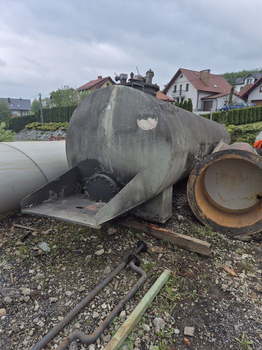Zbiorniki po oleju opałowym 16000l