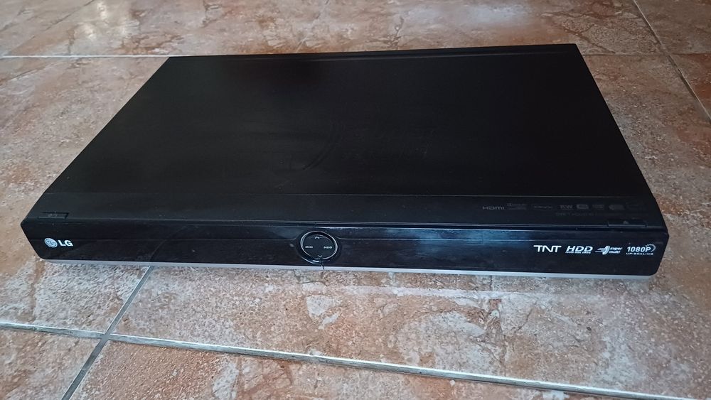 DVD LG super multi DVB-T HDD / RECORDER rht497H