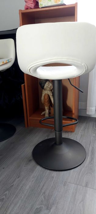 Banco branco cozinha Homa