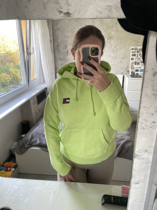 Bluza Tommy Hilfiger w neonowym stylu – S