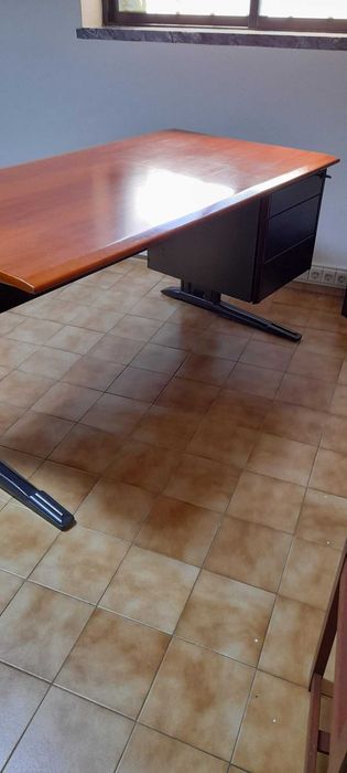 Secretarias e cadeiras escritório