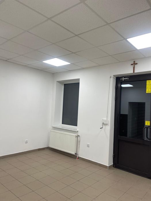 Lokal do wynajęcia – 46 m², centrum Wołomina, parking
