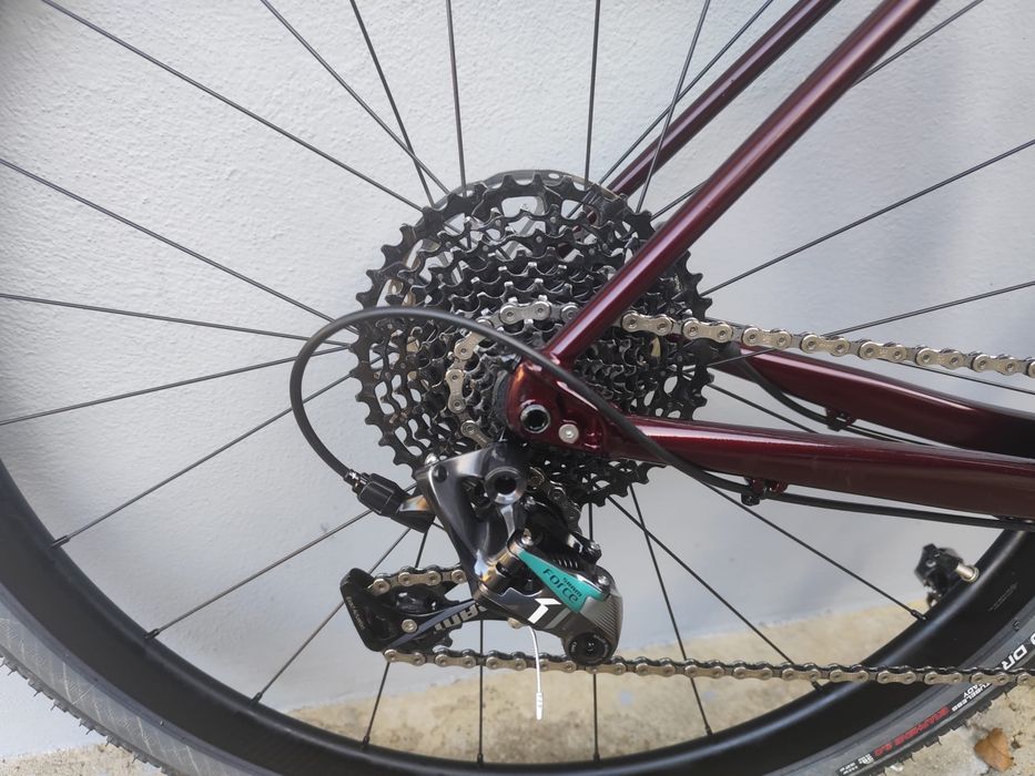 Bicicleta Gravel Felt