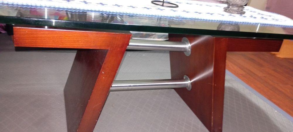 Mesa de centro em cerejeira e vidro