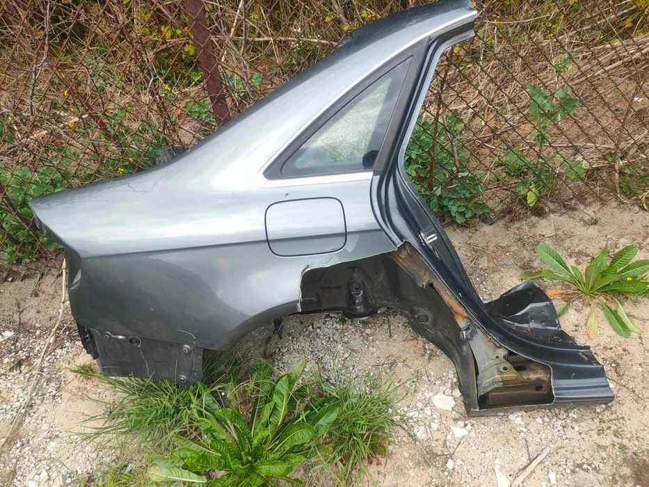 AUDI A4 B8  SEDAN Błotnik okular lampy poszycie ćwiartka tylny prawy