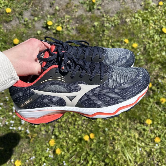 Бігові кросівки MIZUNO Wave Ultima 13