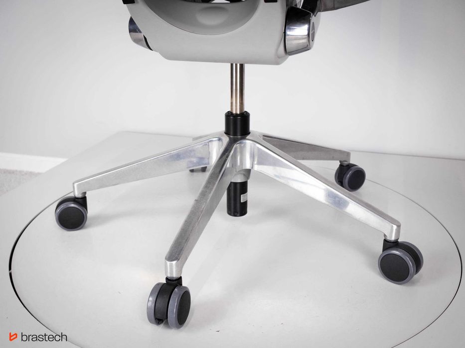 Fotel biurowy Haworth ZODY Nowa Tapicerka