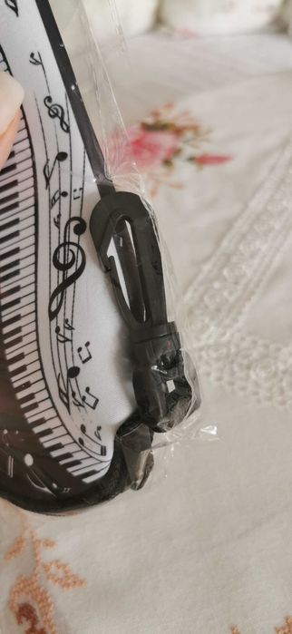 Etui z motywem muzycznym
