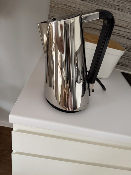 Czajnik Bugatti Vera srebrny