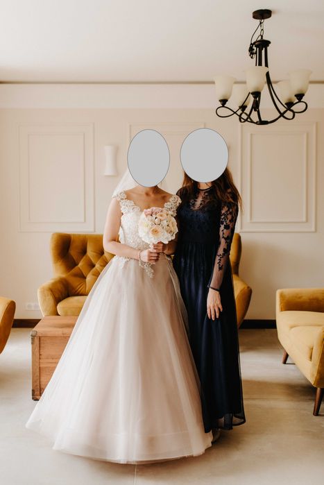 Suknia ślubna elegancka z koronkowy gorsetem 34/36
