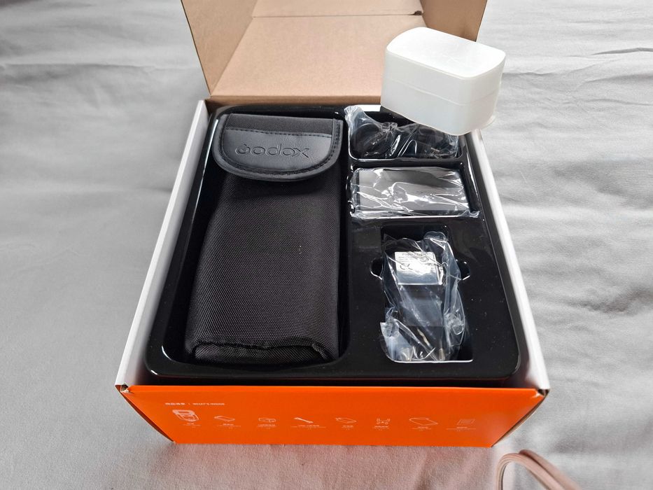 Vendo Flash Godox Speedlite V860III-C Canon - com Garantia