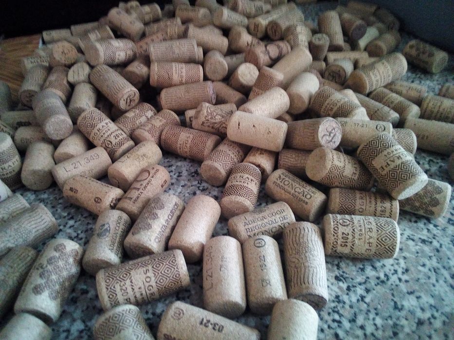 Conjunto de 230 Rolhas de Cortiça