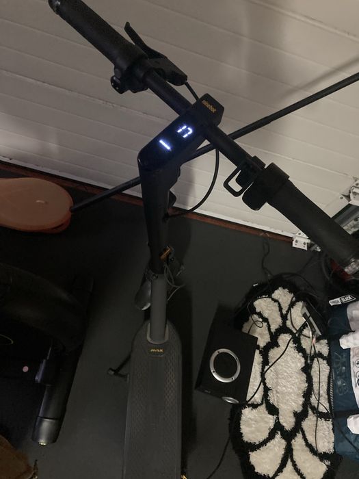 Trotinete Segway Ninebot KickScooter MAX G2 E - 450W