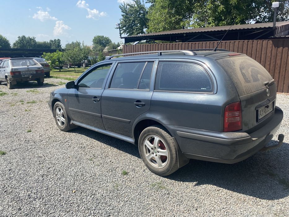 Продам автомобіль Skoda Octavia 2000 року