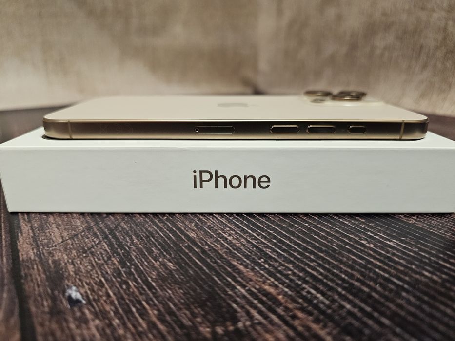 Смартфон Apple iPhone 16 Pro Max 256Gb Desert Titanium 92% гарантія