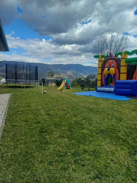 Aluguer de insuflável profissional