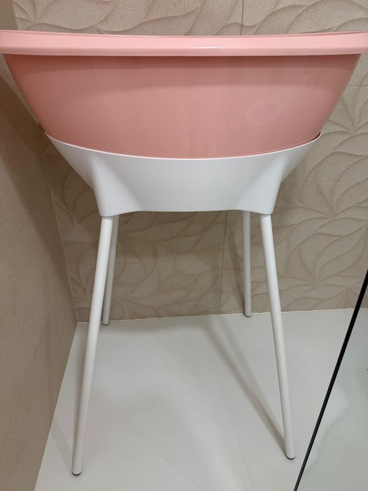 Banheira rosa para bebé