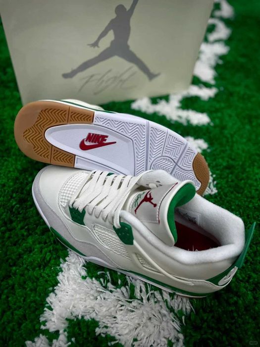 Jordan_4_Retro_R.42,5