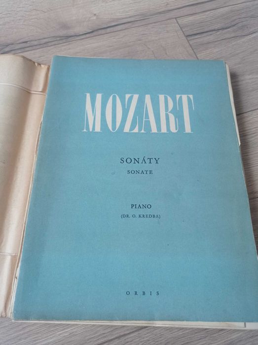 zbiór nut sonat fortepianowych Wolfganga Amadeusa Mozarta