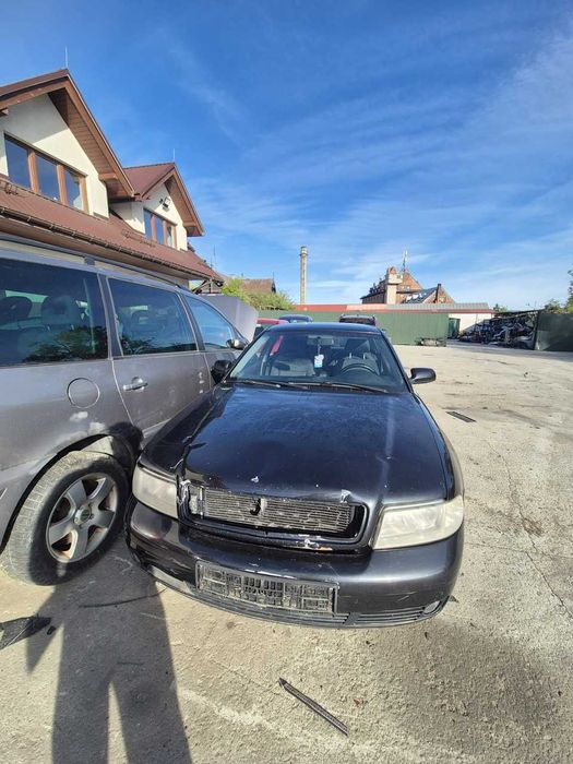 Audi A4 B5 Sedan 1.8 TURBO Całe Na Części