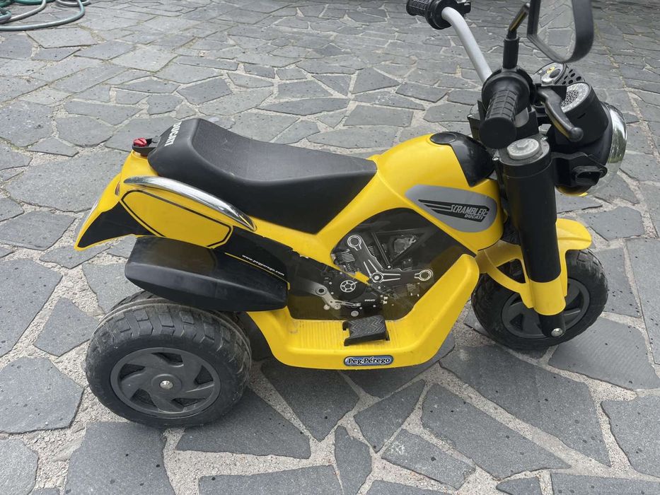 Peg perego Ducati дитячий мотоцикл