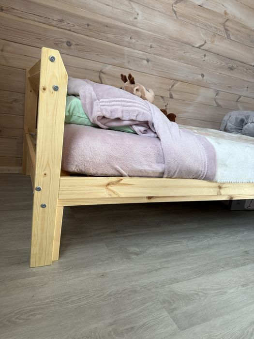 Cama 90x200 com colchão - DESOCUPAR