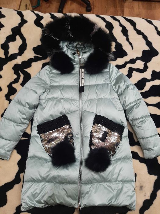 Продам зимнее пальто для девочки
