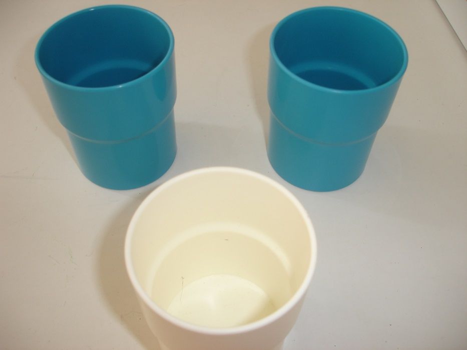 Copos de plástico DOMPLEX (vários)