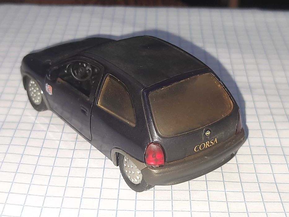Модель автомобіля Opel Corsa 1:43 made in Germany #2