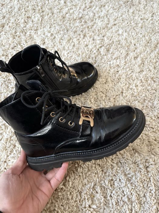 Осінні черевики для дівчинки