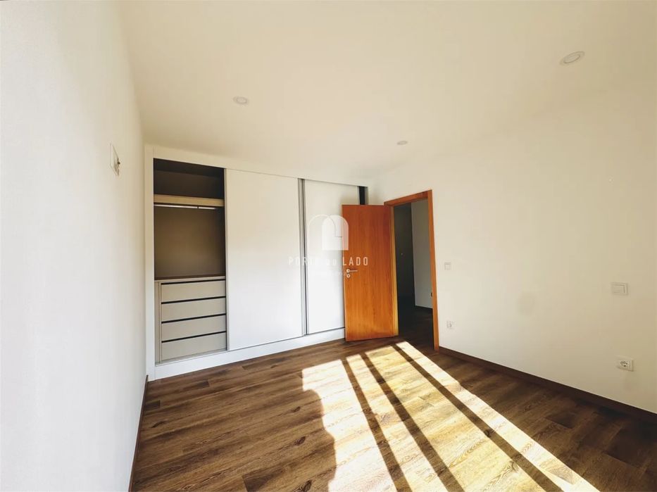 Moradia T4 térrea- Arada- Arrendamento