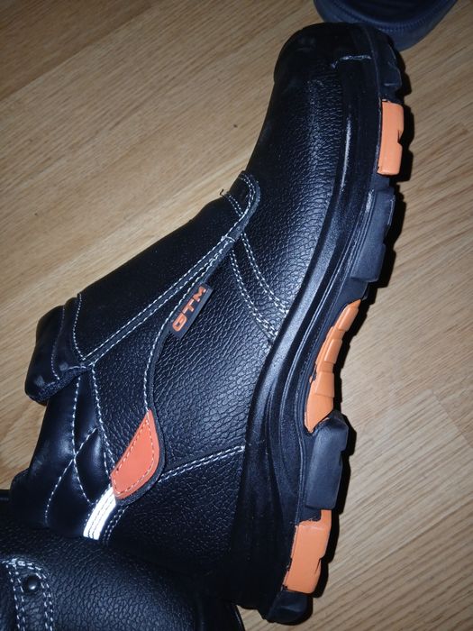 Рабочие ботинки сварщика