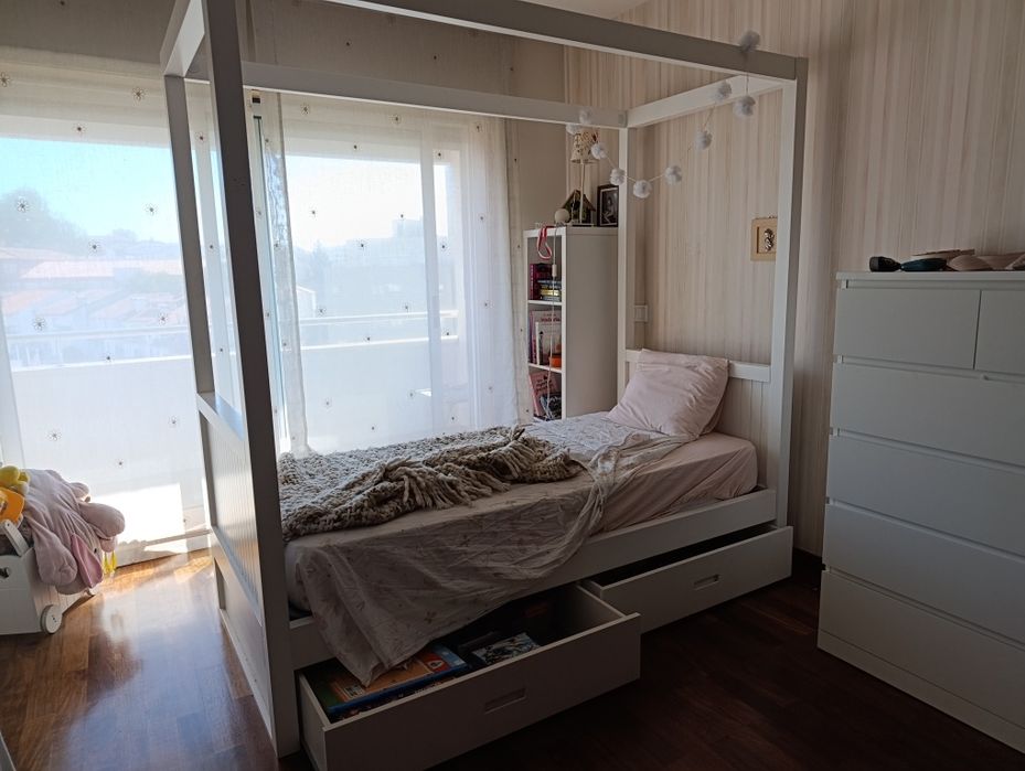 Cama individual com dossel + estrado + colchão | LINDA PARA QUARTO DE MENINA