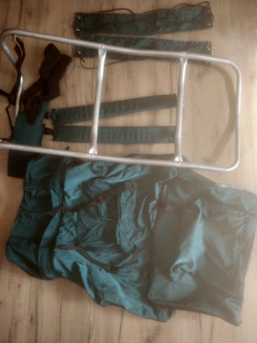 2 w cenie 1 Plecaki ze stelażem zielony i czarny