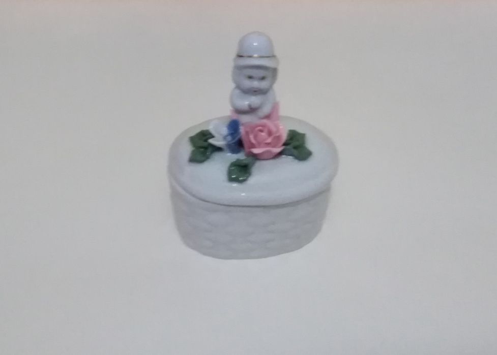 Guarda jóias em loiça de porcelana