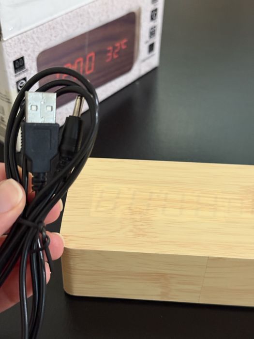 Relógio digital com várias funções