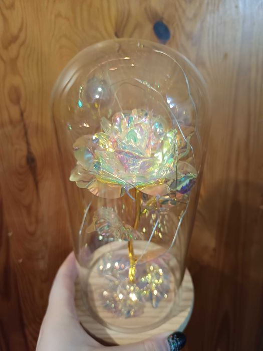 Róża w szkle dzień kobiet