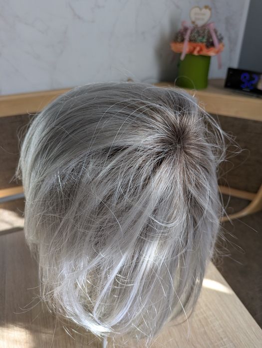 Peruka damska akcesoria