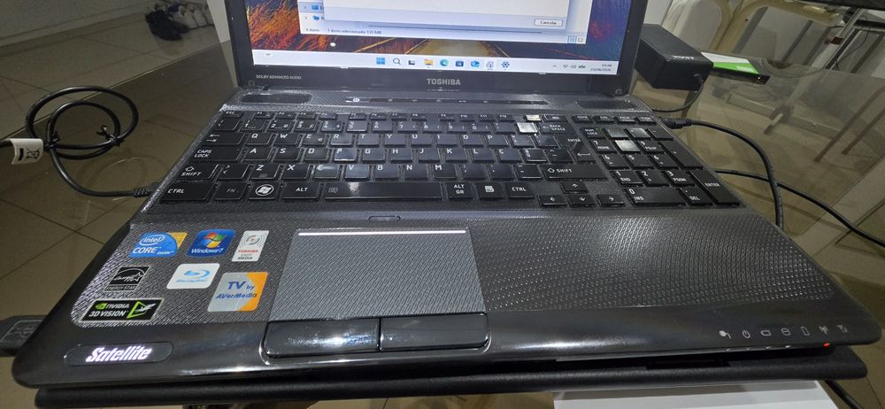 Toshiba SATELLITE  A660 - I7 - 8 GB Ram / SSD 2T / NVIDIA 3D