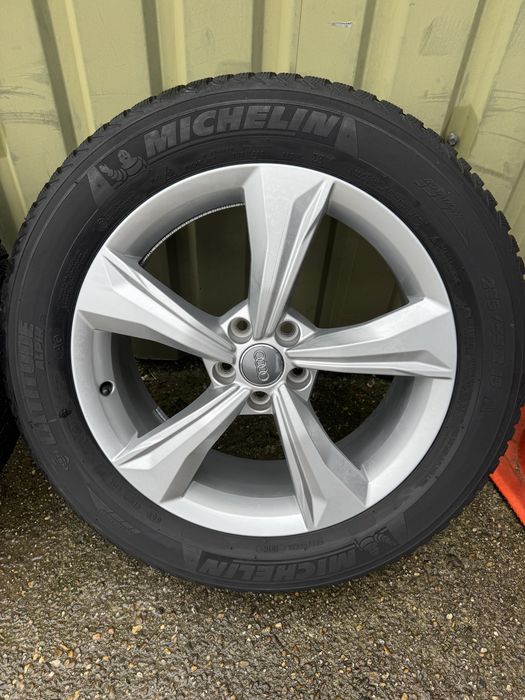 Диски Audi Q5 R19 зі зимовими шинами Michelin 4.5mm