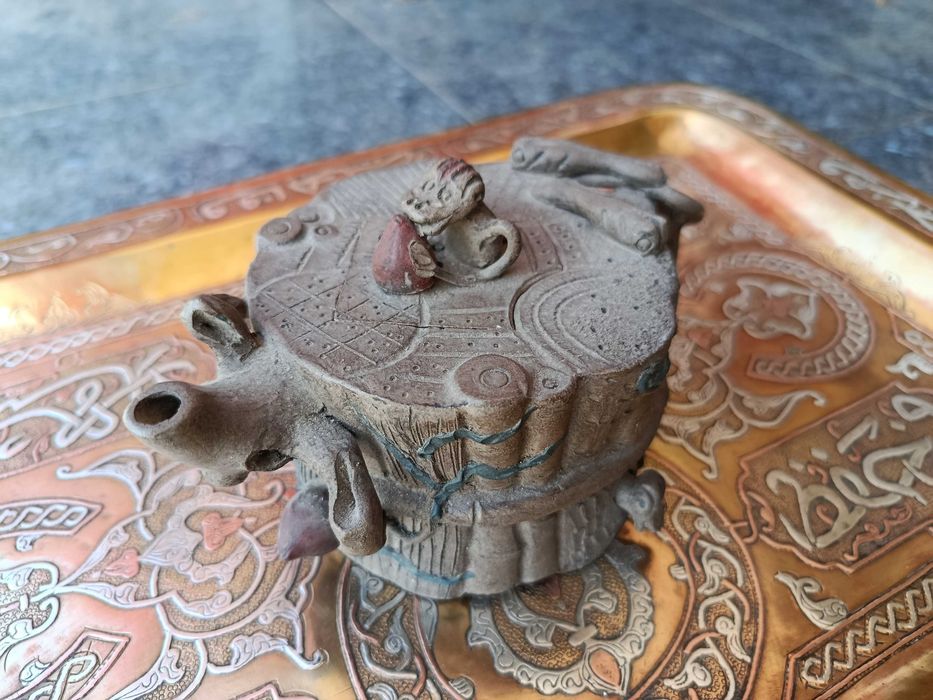 Bule Chinês Yixing Antigo Cabeça Móvel 14 cm