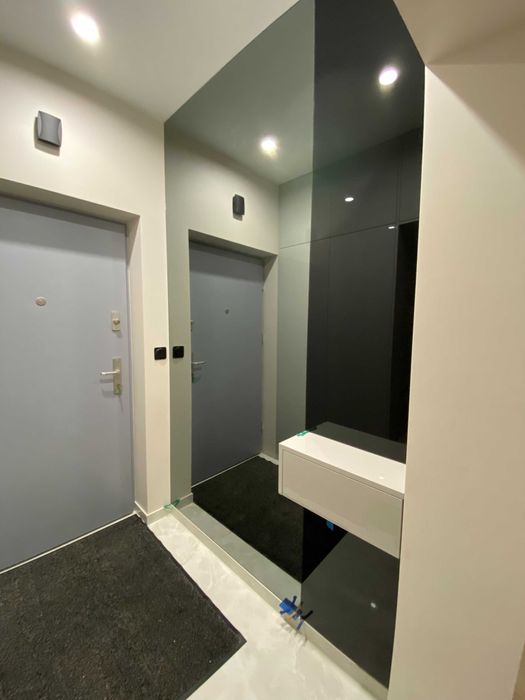 Lustra na wymiar – do łazienki, przedpokoju, siłowni, salonu