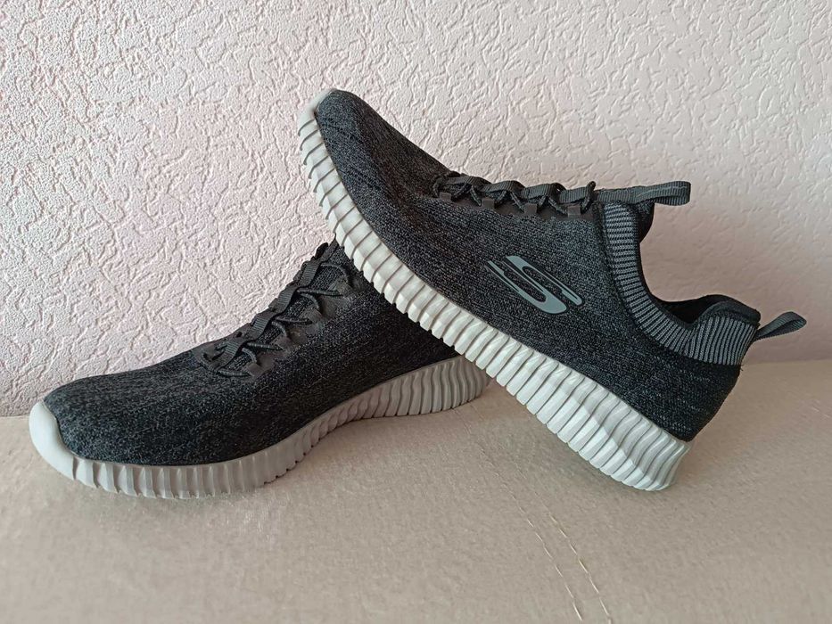 Кросівки Skechers оригінал розмір 39-40 стан відмінний.